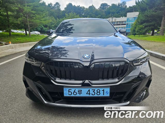 BMW i5 G60 eDrive 40 M Sport - фото 0