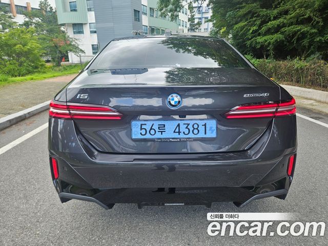 BMW i5 G60 eDrive 40 M Sport - фото 1