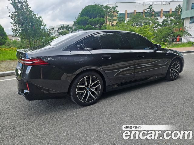 BMW i5 G60 eDrive 40 M Sport - фото 4
