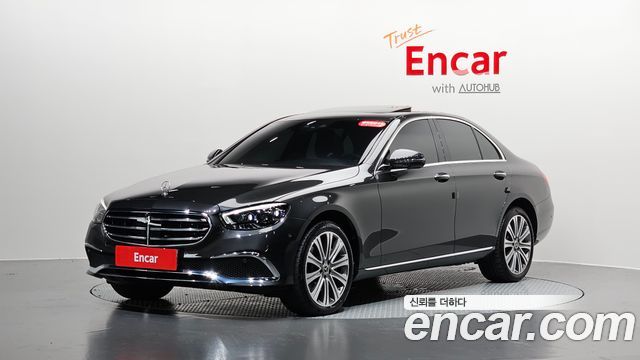 Mercedes-Benz E-Class W213 E350 4MATIC Exclusive - фото 0
