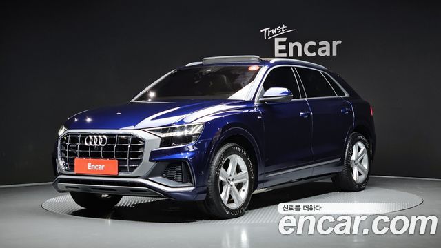 Audi Q8 45 TDI Quattro Premium - фото 0