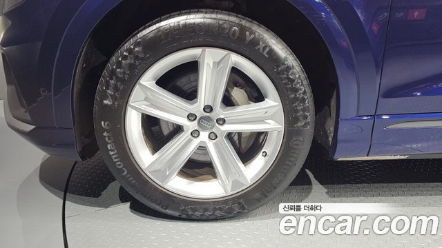 Audi Q8 45 TDI Quattro Premium - фото 4