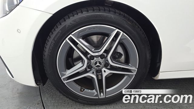 Mercedes-Benz E-Class W213 E250 AMG Line - фото 4
