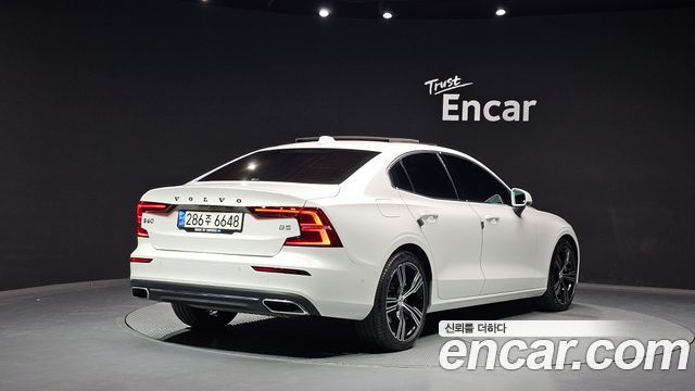 Volvo S60 3-го поколения B5 Inscription - фото 1