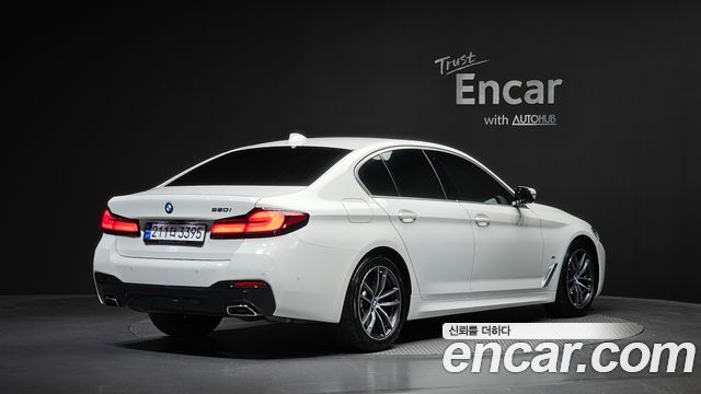 BMW 5-Series G30 520i M Sport - фото 1