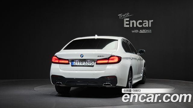 BMW 5-Series G30 520i M Sport - фото 3