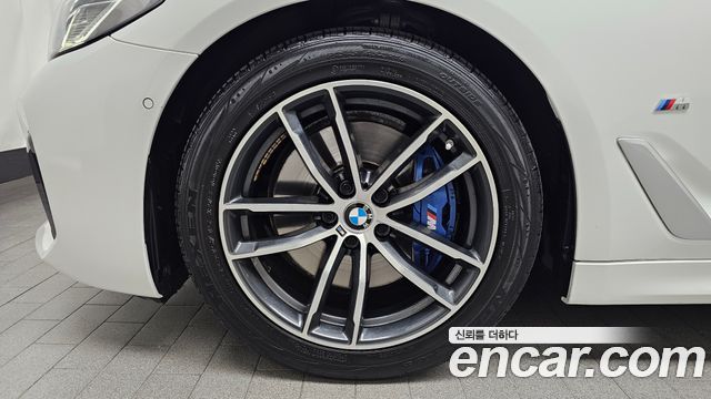 BMW 5-Series G30 520i M Sport - фото 4