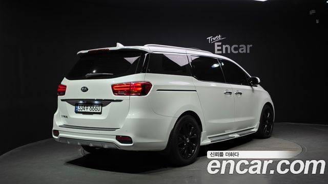 Kia Carnival Новый 9-Seater Noblesse Special - фото 1