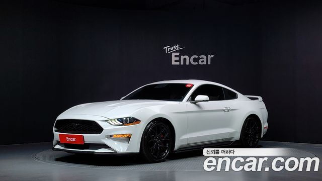 Ford Mustang Coupe - фото 0