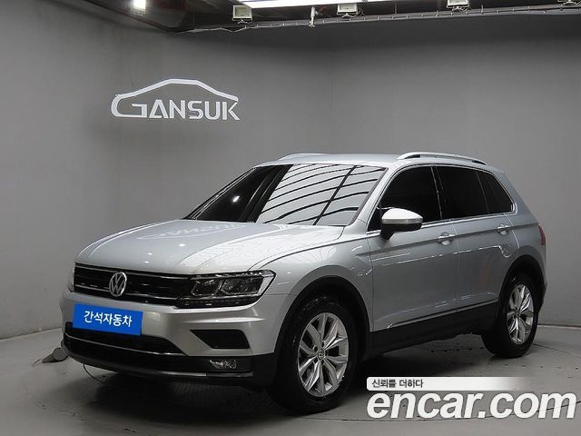 Volkswagen Tiguan 2-го поколения 2.0 TDI Premium - фото 1