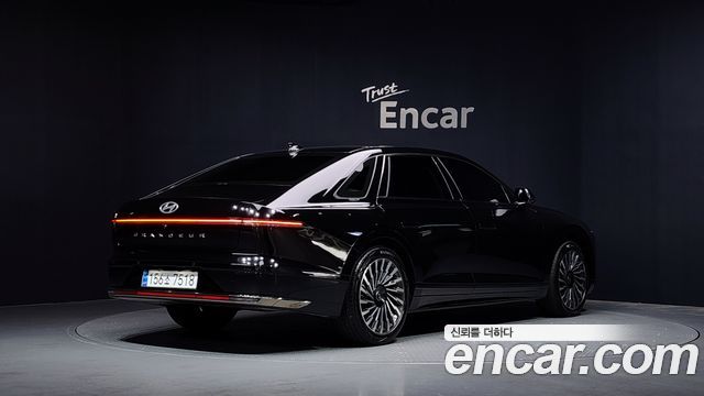Hyundai Grandeur GN7, гибрид Calligraphy - фото 1