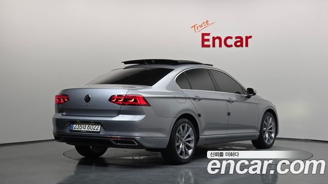 Volkswagen Passat B8 2.0 TDI Prestige - фото 1