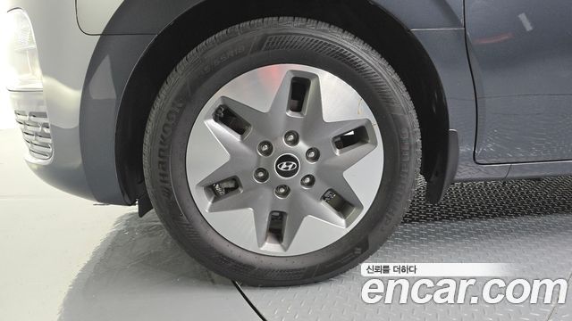 Hyundai Staria Tourer 11-Seater Modern - фото 4