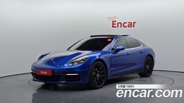 Porsche Panamera 3.0 AWD - фото 0
