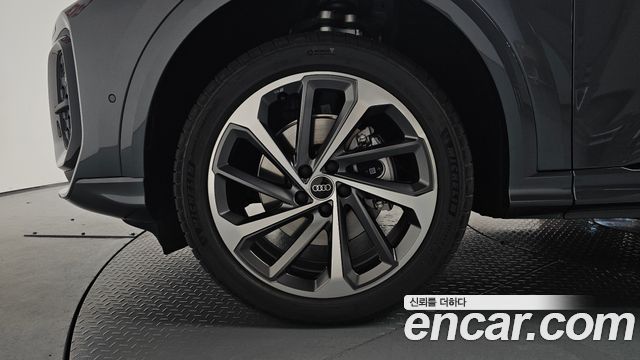 Audi Q5 40 TFSI 콰트로 S Line Sportback - фото 3