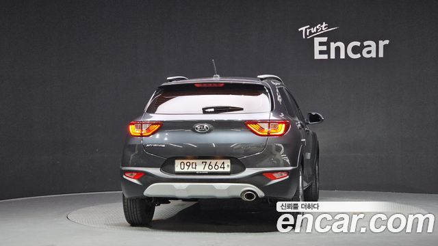 Kia Stonic 1.4 Prestige - фото 3