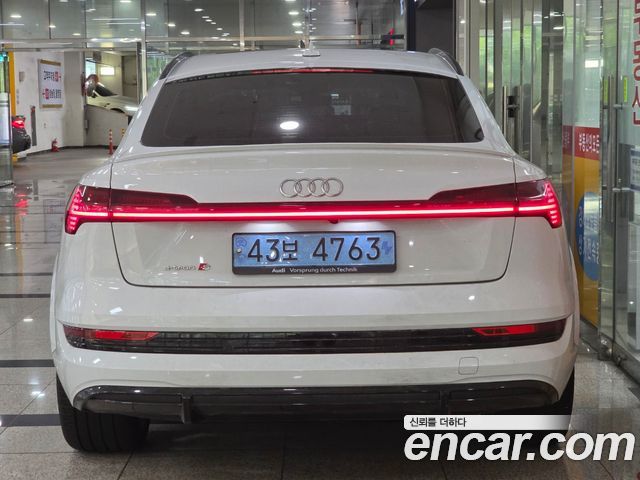 Audi e-tron S Sportback - фото 2