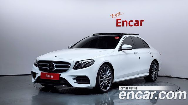 Mercedes-Benz E-Class W213 E350 4MATIC AMG Line - фото 0