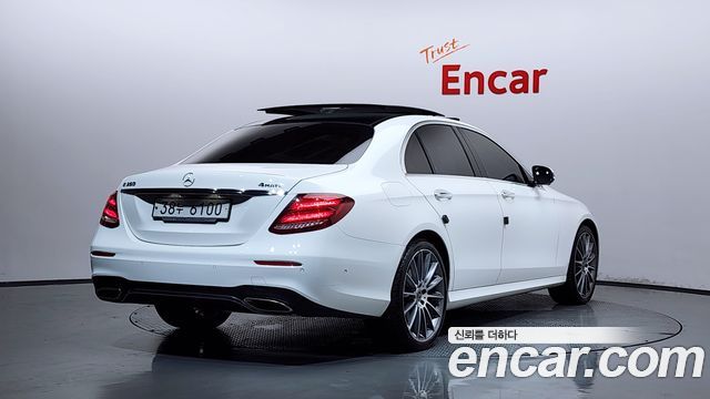 Mercedes-Benz E-Class W213 E350 4MATIC AMG Line - фото 1