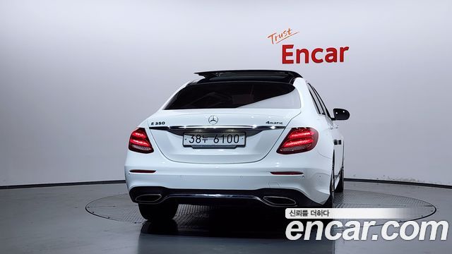 Mercedes-Benz E-Class W213 E350 4MATIC AMG Line - фото 3