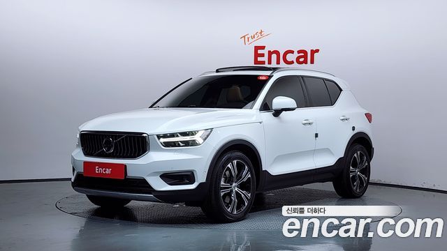 Volvo XC40 B4 Inscription - фото 0