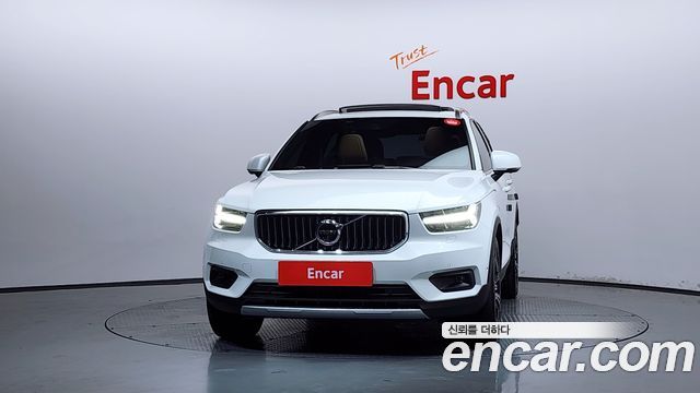 Volvo XC40 B4 Inscription - фото 2