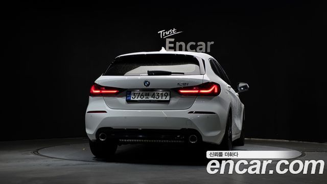 BMW 1-Series F40 120i Sports - фото 3