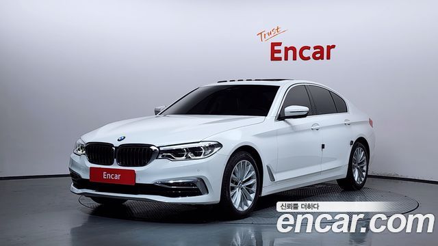 BMW 5-Series G30 520d Luxury Plus - фото 0