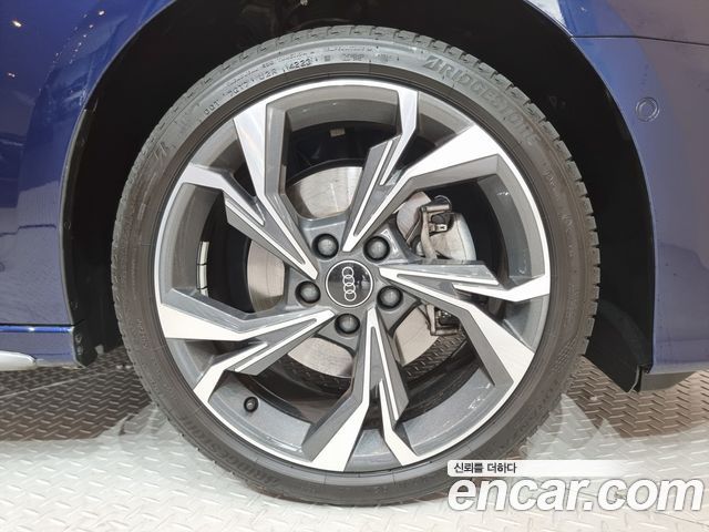 Audi A3 40 TFSI Premium - фото 4