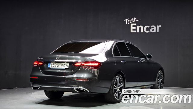 Mercedes-Benz E-Class W213 E250 Avantgarde - фото 1