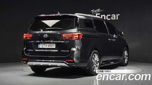 Kia Carnival Новый 7-Seater Limousine VIP - фото 1