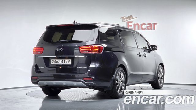 Kia Carnival Новый 7-Seater Limousine VIP - фото 0