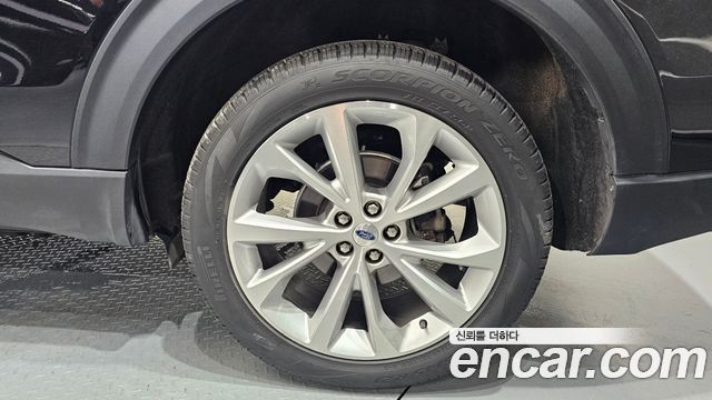 Ford Explorer 6-го поколения 3.0 Platinum 4WD - фото 4