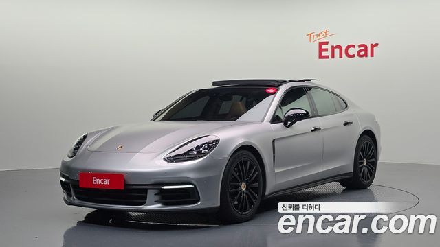 Porsche Panamera 3.0 AWD - фото 0