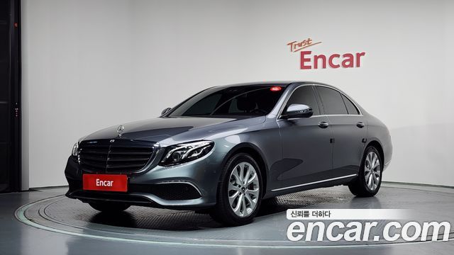 Mercedes-Benz E-Class W213 E220d Exclusive - фото 0