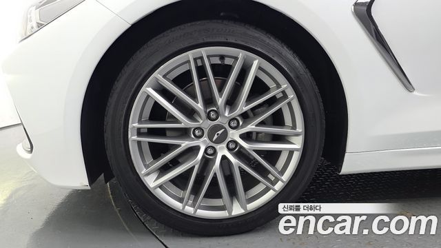 Genesis G70 2.0T Elite - фото 4