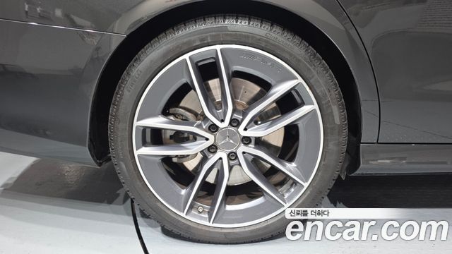 Mercedes-Benz E-Class W213 E53 AMG 4MATIC+ - фото 4