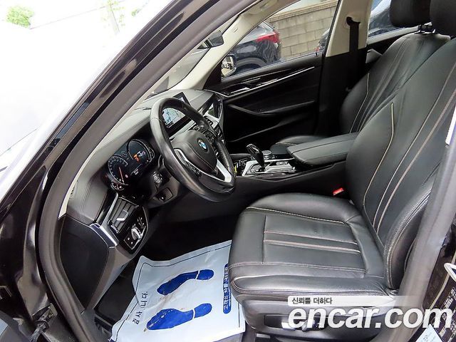BMW 5-Series G30 520i Luxury - фото 4