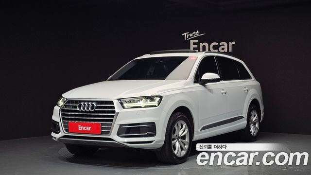 Audi Q7 45 TFSI Quattro - фото 0