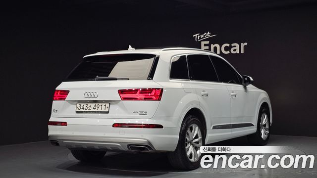 Audi Q7 45 TFSI Quattro - фото 1