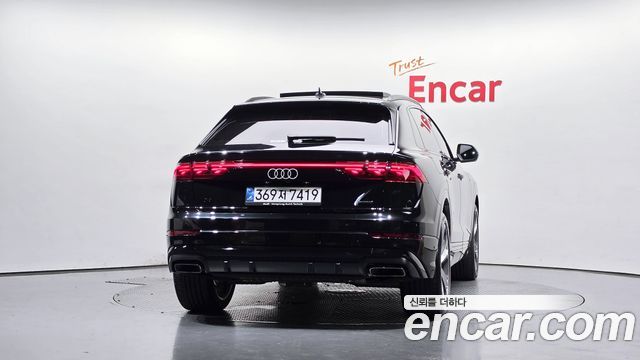 Audi Q8 55 TFSI Quattro Premium - фото 2