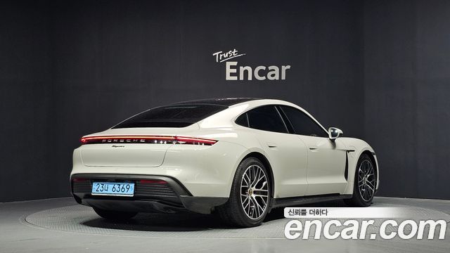 Porsche Taycan Base - фото 1