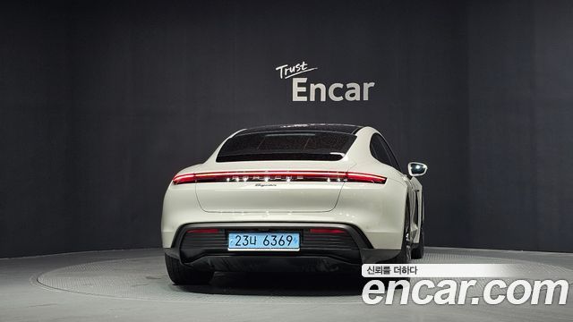 Porsche Taycan Base - фото 3