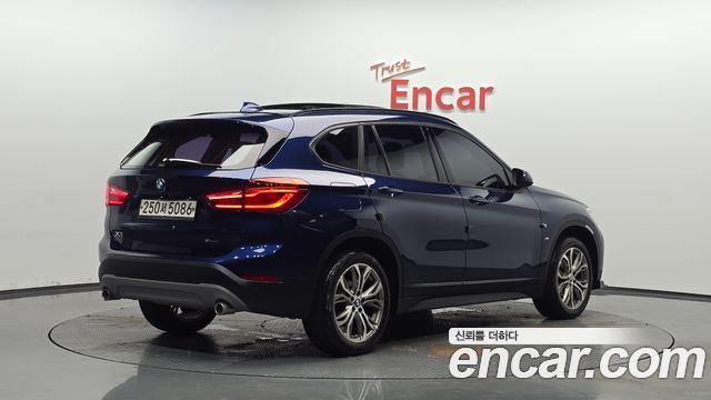 BMW X1 F48 xDrive 18d Joy - фото 1
