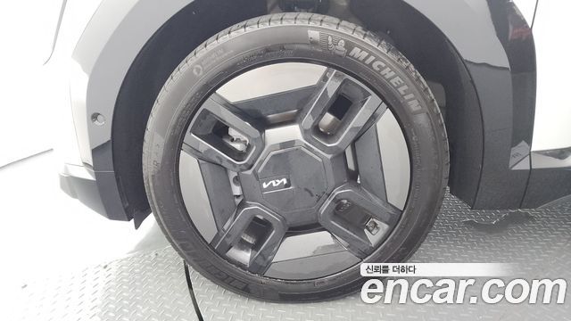 Kia EV9 Long Range 4WD GT Line - фото 4