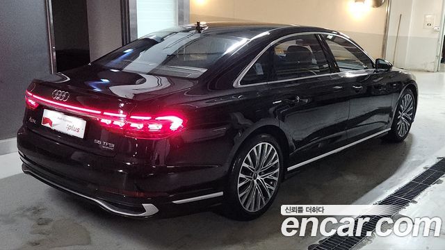 Audi A8 D5 55 TFSI Quattro Premium LWB - фото 1