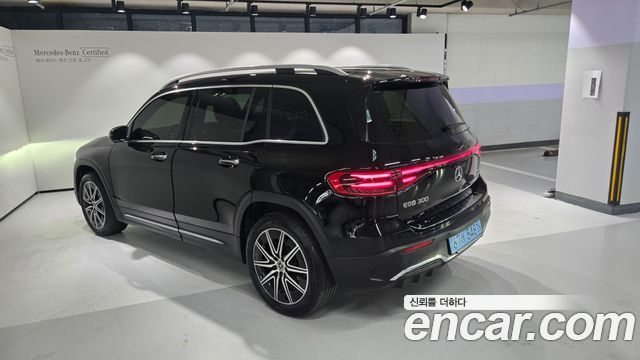 Mercedes-Benz EQB X243 EQB300 4MATIC AMG Line - фото 2