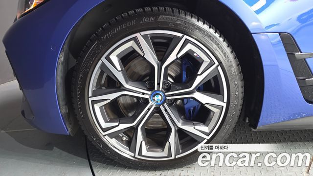 BMW i4 eDrive40 M Sports Pro - фото 4