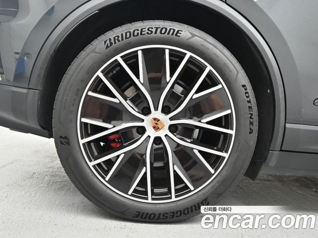 Porsche Macan EV 4S - фото 4