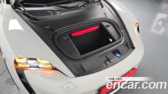 Porsche Taycan 4S Cross Turismo - фото 4